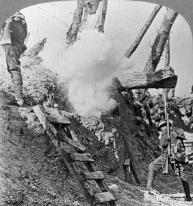 Britische Truppen gehen über die Spitze, Flandern, Belgien, Erster Weltkrieg von Realistic Travels Publishers