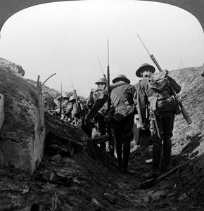 Britische Truppen in einem eroberten Graben, Hindenburg-Linie, Frankreich, Erster Weltkrieg, 1917-1918