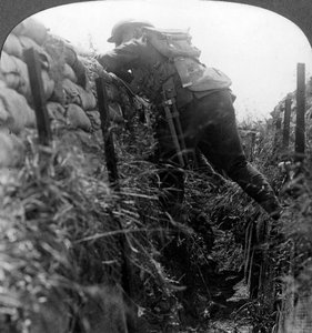 Kanadische Infanterie in den Schützengräben, Erster Weltkrieg, 1914-1918 von Realistic Travels Publishers
