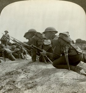 Kanadische Infanterie stürmt eine deutsche Stellung, Erster Weltkrieg