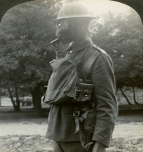 Infanterie mit den neuesten Gasmasken und Stahlhelmen, Erster Weltkrieg, 1915-1918