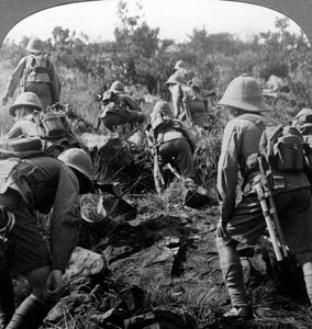 Pfadfinder bahnen sich ihren Weg durch die Wälder Ostafrikas, Erster Weltkrieg, 1914-1918 von Realistic Travels Publishers