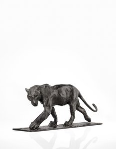 Panther im Gehen, Hinterbein erhoben, ca. 1904 von Rembrandt Bugatti