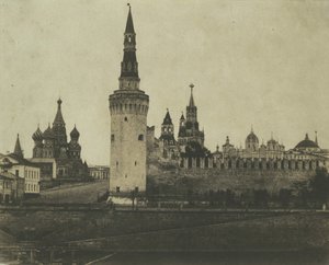 Südfront des Kremls von der alten Brücke