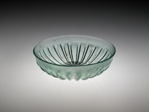 Gerippte Glasschale, 100-200 n. Chr. von Roman