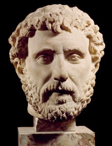 Büste des römischen Kaisers Antoninus Pius (138-161 n. Chr.) Paris, Louvre Museum