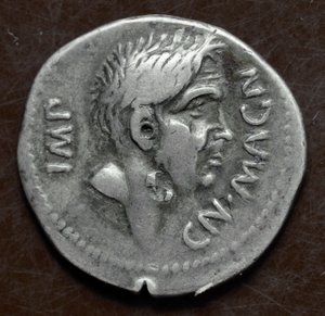 Silbermünze mit dem Abbild von Pompeius dem Großen von Roman