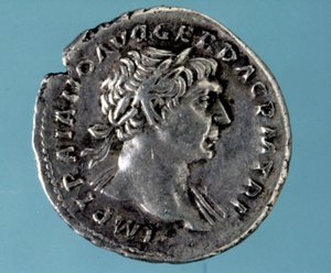 Silbermünze mit dem Abbild des römischen Kaisers Trajan (53-117). Sammlung des Medagliere von Mailand von Roman