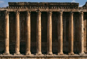 Tempel des Bacchus, Ansicht der Kolonnade; Hochimperiale Periode (27 v. Chr.-395 n. Chr.) von Roman Imperial Period