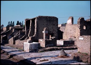Kreuzung zwischen Cardo V und unterem Decumanum von Roman Roman