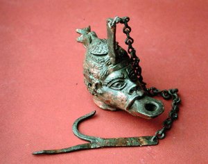 Hängende Öllampe in Form eines afrikanischen Kopfes, aus Belkis (heute Zeugma), Türkei von Roman Roman