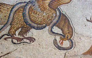 Mosaik, das den Adler und die Schlange darstellt, Arasta-Basar, Sultan-Ahmet-Moschee, Istanbul von Roman Roman