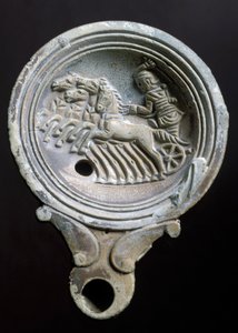 Öllampe, die einen Rennwagen mit vier Pferden darstellt (Terrakotta) von Roman Roman