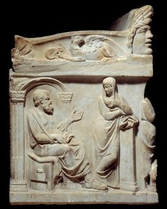 Römische Antike: Sarkophag der Musen. Dieser Sarkophag ist mit der Darstellung der neun Musen und an den kleinen Seiten mit Porträts des Philosophen Sokrates und des Dichters Hesiod verziert von Roman Roman