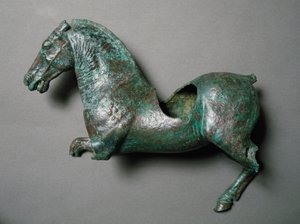 Römische Kunst: Pferd im Galopp, Bronzeskulptur aus Cerro al Calvario von Roman Roman