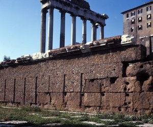 Die Rostra des Römischen Forums. Rom
