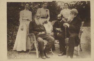 Leo Tolstoi mit Familie und Freunden