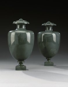 Ein Paar Kalkan-Vasen, Peterhof, ca. 1800 von Russian School