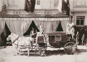Kutsche bei der Hochzeit von Zar Nikolaus II. (1868-1918) mit Prinzessin Alexandra von Hessen (1872-1918), ca. 1896 von Russian School