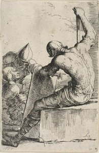 Ein Krieger, der auf einem Vordergrundblock sitzt, hält ein Schild und einen Stab und wendet sich zwei Kriegern hinter ihm zu, aus der Figurinenserie von Salvator Rosa