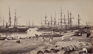 Kalkutta. Der Anlegeplatz des Zollhauses. Schiffe im Fluss Hoogly von Samuel Bourne