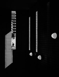 Mann im Schatten und Licht