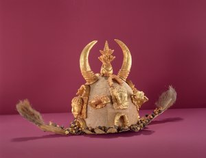 Asante-Helm, getragen von Beamten, aus Ghana von School African