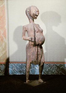 Statue einer schwangeren Frau