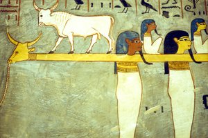 Altes Ägypten, Malerei, Götter der Unterwelt an Hathor, göttliche Kuh, gebunden, die Sonnenbarke schleppend, Grab von Ramses I., Theben