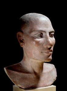 Ägyptische Antike: Salzkopf. Kalksteinskulptur, Altes Reich (um 2700-2200 v. Chr.). Paris, Louvre Museum - Ägyptische Antike: Kopf eines jungen Mannes, genannt „Salz“-Kopf, bemalter Kalkstein, Altes Reich (um 2700-2200 v. Chr.), Louvre Museum, Paris von School Egyptian