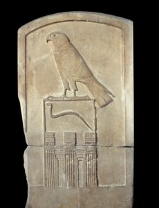 Detail einer Stele aus Kalkstein des Schlangenkönigs mit Darstellung des Gottes Horus. Aus Abydos. Thinitenzeit (ca. 3100-2700 v. Chr.). Paris, Musée du Louvre von School Egyptian