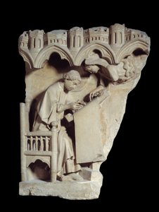 Der Evangelist Matthäus, der unter der Diktation des Engels schreibt, Relief aus Kalkstein von der Kanzel der Kathedrale von Chartres. Paris, Louvre Museum