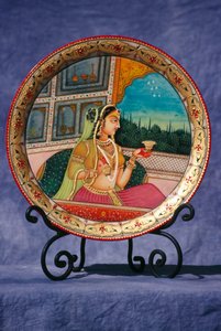 Miniaturmalerei auf Elfenbein, Dame genießt Getränk von School Indian