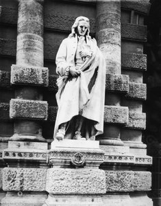 Statue von Giambattista Vico