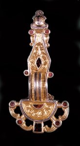 Merowingische Fibel. Musée de Saint-Germain en Laye