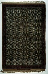 Isfahan-Teppich mit Inschriftkartusche von School Persian