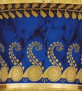 Detail eines zweihandigen Porzellan- und Blattgold-Vase, hergestellt von der Kaiserlichen Porzellanmanufaktur im Jahr 1833 von School Russian