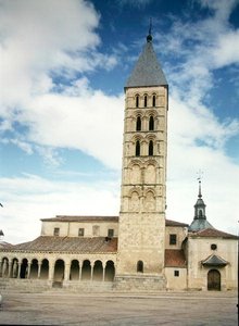 Außenansicht der Kirche San Esteban
