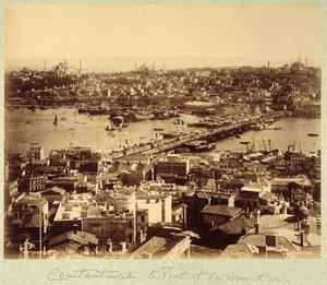 Panorama mit Blick auf Istanbul und den Bosporus, ca. 1890 von Sebah and Joaillier