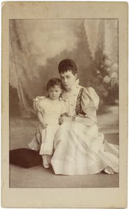 Großherzogin Xenia Alexandrowna von Russland mit Tochter Irina, um 1882