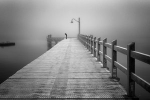 Nebliger Pier Einsamkeit von Shanrui Ren