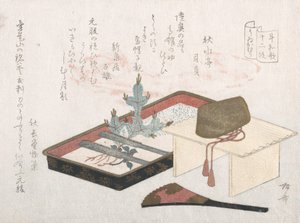 Krone auf einem Tisch, Lacktablett mit junger Kiefer und Fächer, 19. Jahrhundert von Shinsai