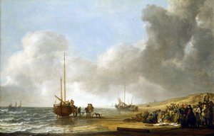 Eine Szene am Strand von Scheveningen (Den Haag, Niederlande), das Meer links und Sanddünen rechts, in der Mitte ein Fischerboot auf dem Kiel und eine Gruppe von Fischern