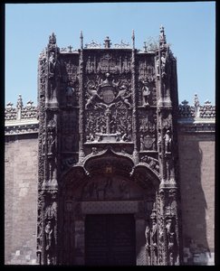 Gotische Kunst Isabelin: Fassade des Kollegs San Gregorio (1488-1496) Valladolid, Spanien. von Spanish School