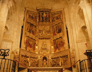 Der Altar in der Stiftskirche von Spanish School