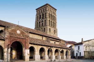 Ansicht der Kirche San Lorenzo de Sahagun, Spanien