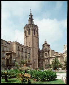 Blick auf den Glockenturm Micalet (Miquelet oder El Miguelete) der Kathedrale von Valencia (Valencia) 1381-1429 Spanien von Spanish School