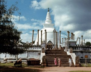 Ansicht der Thuparamaya Dagoba von Sri Lankan School