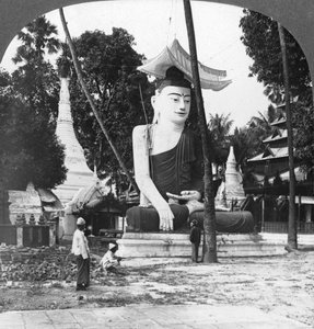 Buddha-Statue, Shwedagon-Pagode, Rangoon, Burma, 1908