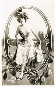 Q: Marcelle Yrven, französische Schauspielerin - Theater: Palais Royal, Folies dramatiques, Paris - Alphabet in Postkarte